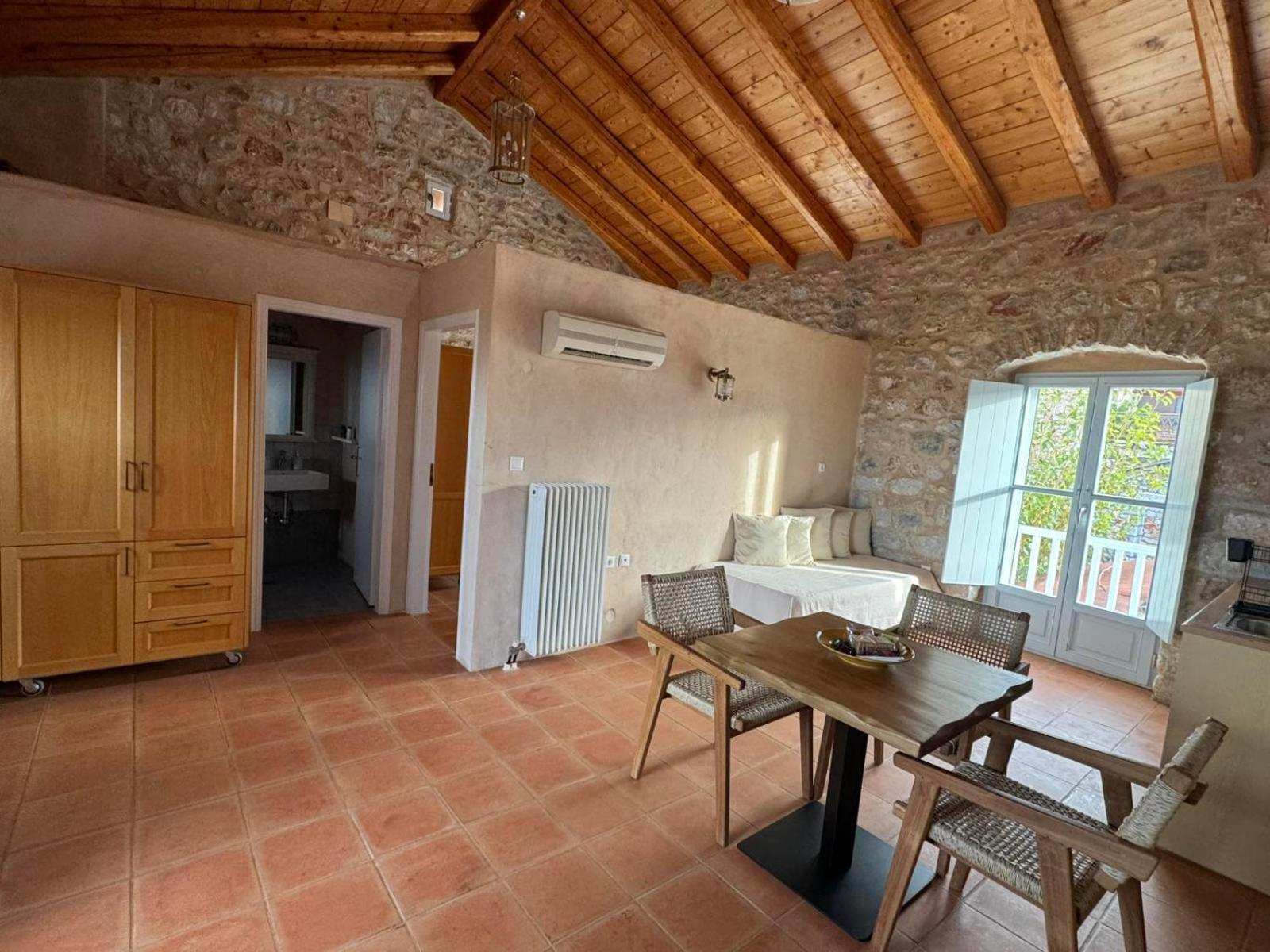 Ferienwohnung Balcony&Tower Areopoli Exterior foto